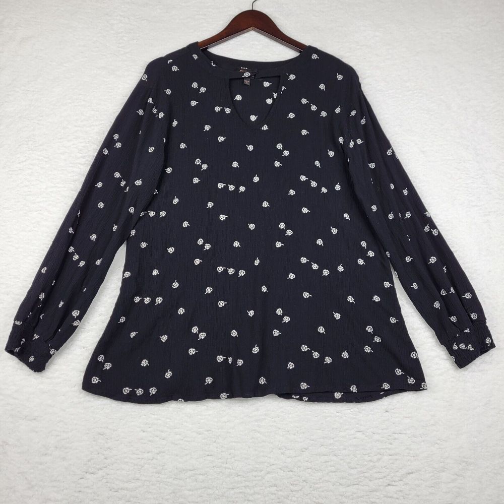 Shyanne Shirt Womens‎ Large L Black Long Sleeve Floral Western Keyhole Neck